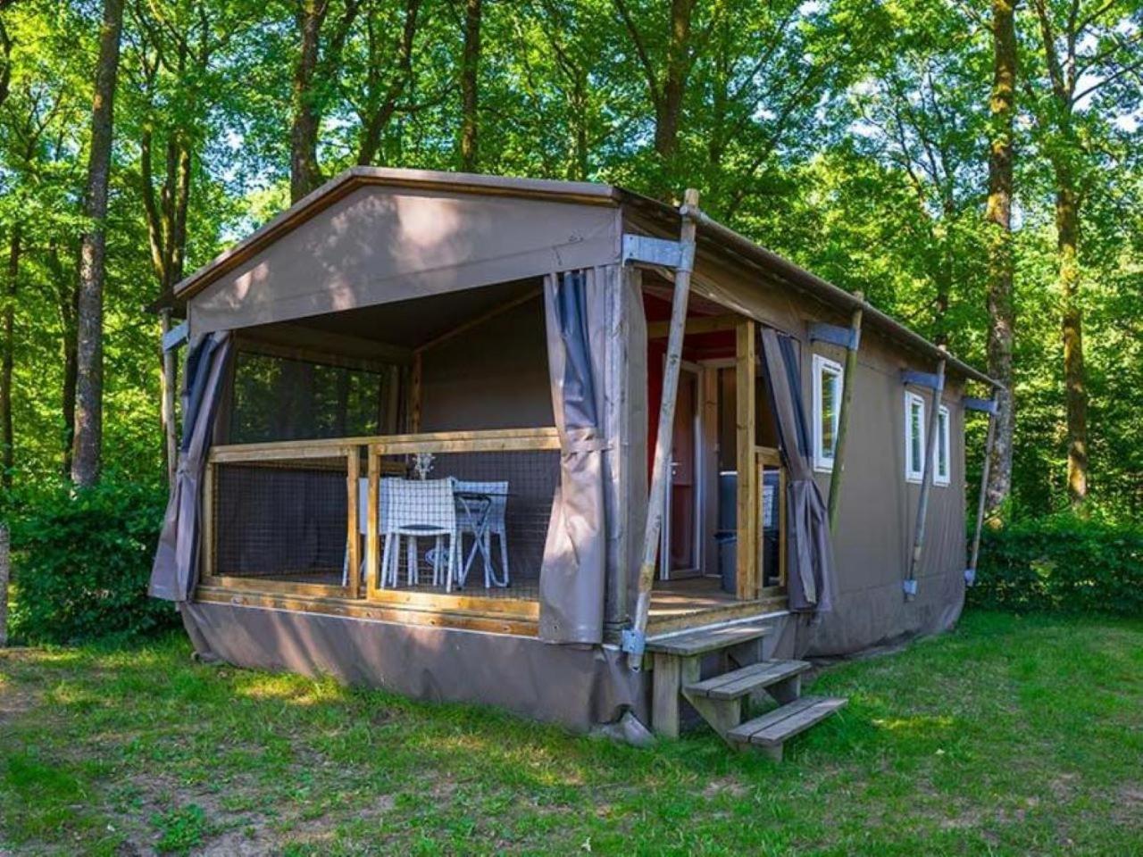 Camping De La Foret Seasonova Sillé-le-Guillaume Exterior photo