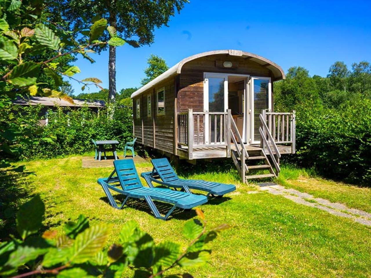 Camping De La Foret Seasonova Sillé-le-Guillaume Exterior photo